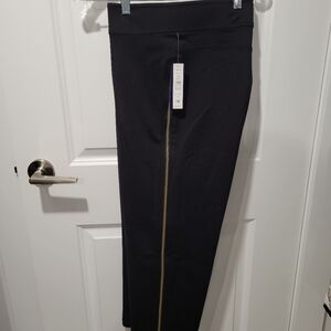 Peter Nygard Women's Black Capri Pants